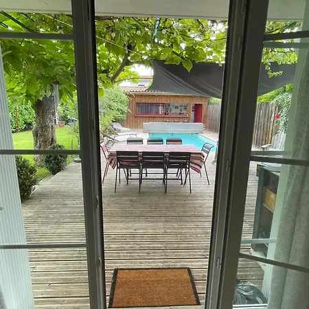 Maison Calme Avec Piscine Proche De Bordeaux Casa de Férias